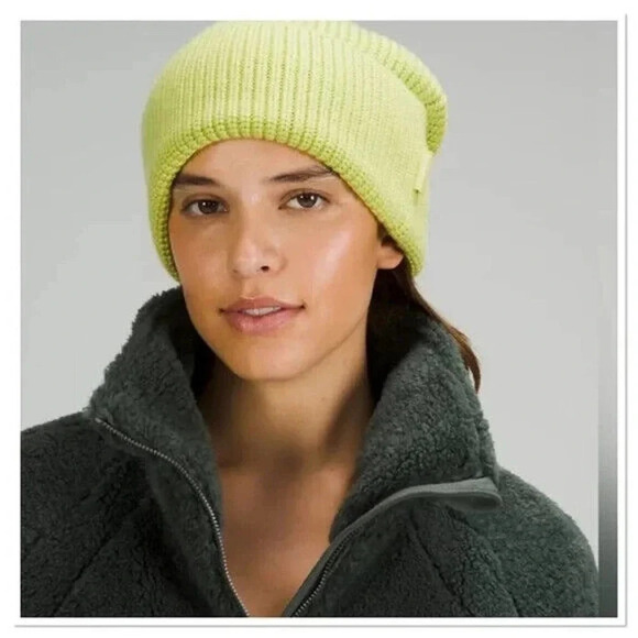 NWT Lululemon RIBBED MERINO WOOL BLEND KNIT BEANIE SZ L/XL WSBI Wasabi - Picture 1 of 10